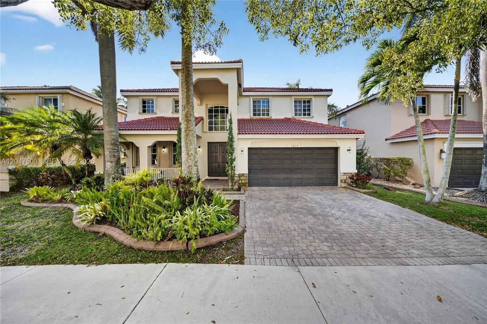 4 bedroom 2 bath Residential for sale at 1325 Chenille Cir, Weston FL 33327