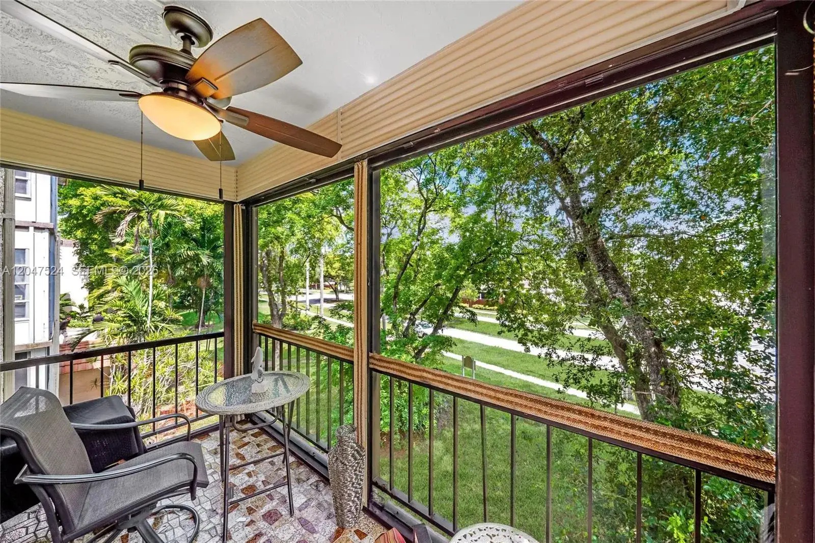 2 bedroom 2 bath Residential for sale at 7000 NW 17th St # 303, Plantation FL 33313