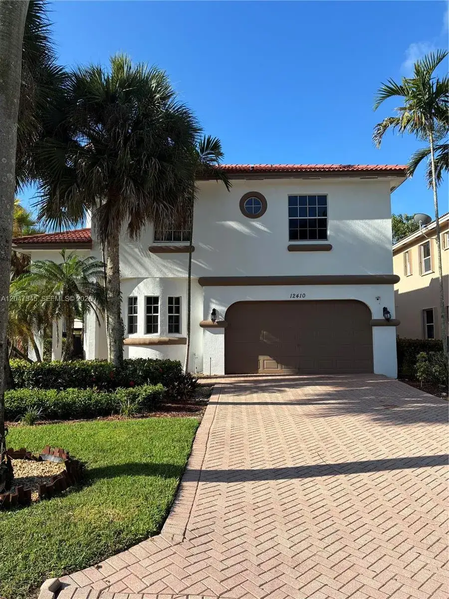 12410 SW 1st St, Plantation FL 33325