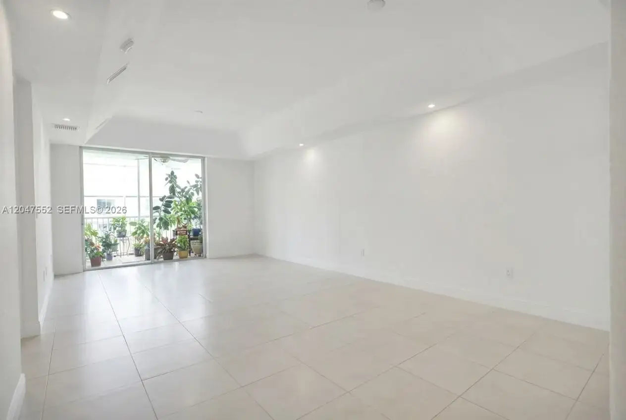 3 bedroom 2 bath Residential for sale at 10720 NW 66th St # 205, Doral FL 33178
