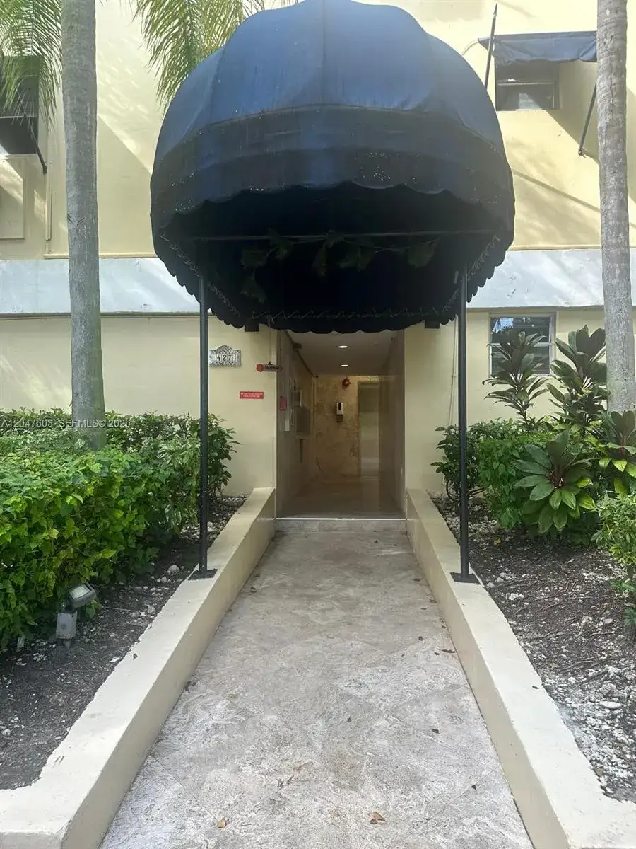 427 Santander Ave # 205, Coral Gables FL 33134