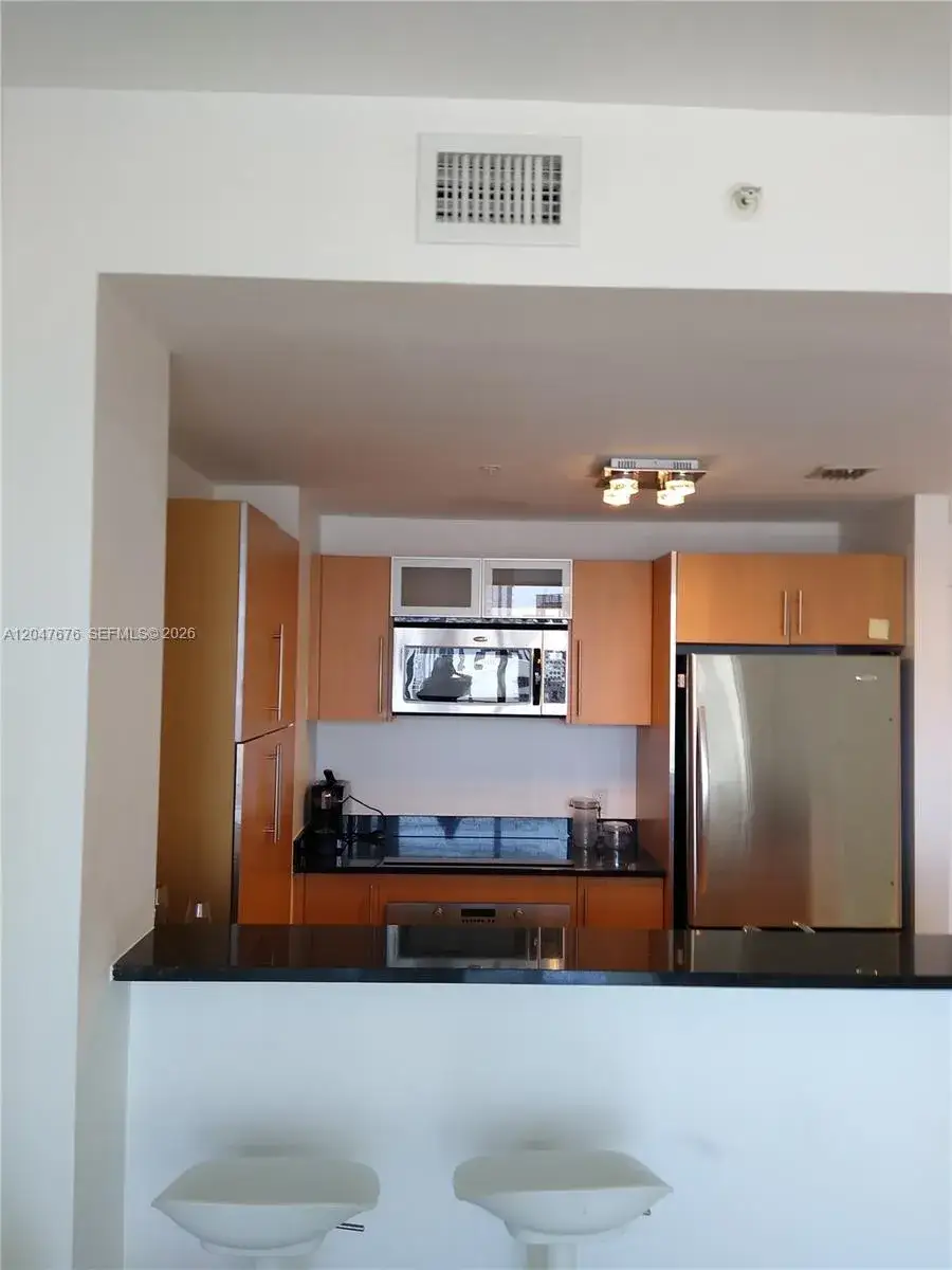 1 bedroom 2 bath Residential Lease for rent at 300 S Biscayne Blvd # 2905, Miami FL 33131