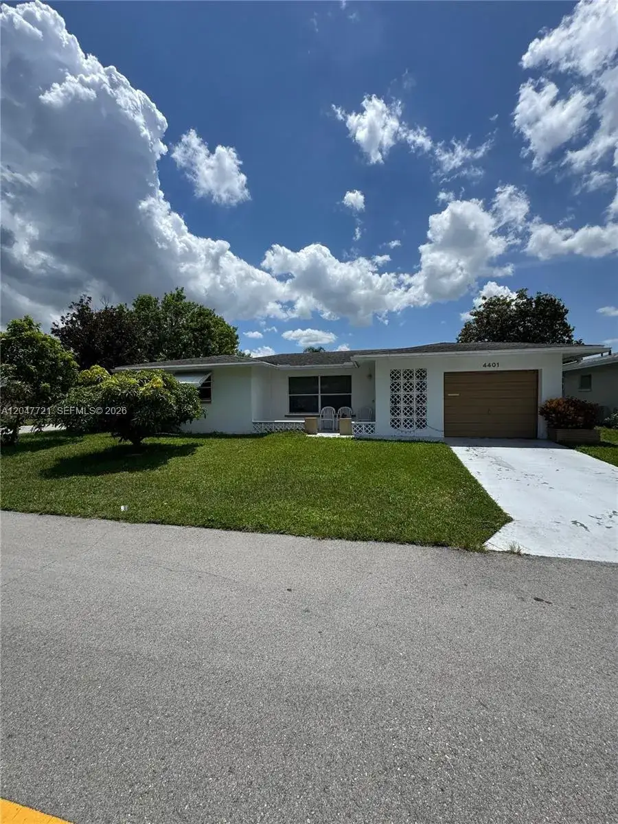 2 bedroom 2 bath Residential for sale at 4401 NW 43rd Ter, Tamarac FL 33319