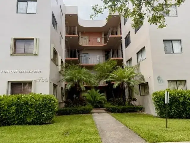 3 bedroom 2 bath Residential Lease for rent at 8700 SW 133rd Ave Rd # 302, Miami FL 33183