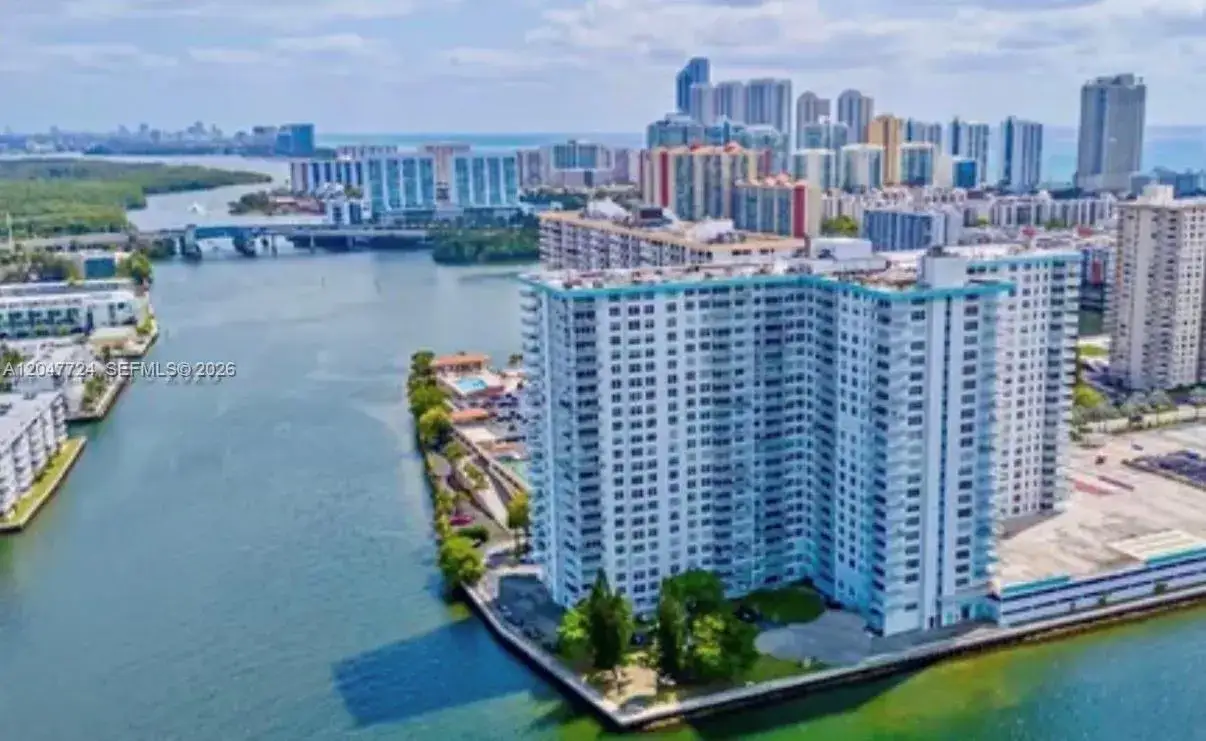 2 bedroom 2 bath Residential for sale at 301 174th St # 1208, Sunny Isles Beach FL 33160