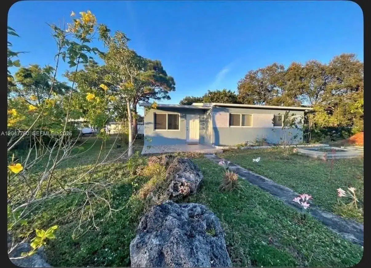 3 bedroom 2 bath Residential Lease for rent at 227 SW 22nd Ave # 227, Fort Lauderdale FL 33312