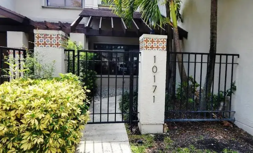 3 bedroom 2 bath Residential for sale at 10171 SW 137th Ct, Miami FL 33186