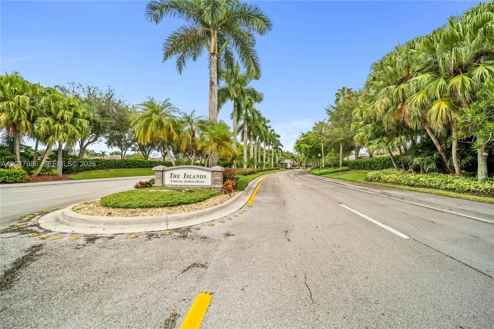 4 bedroom 2 bath Residential Lease for rent at 1115 Camellia Cir # 1115, Weston FL 33326