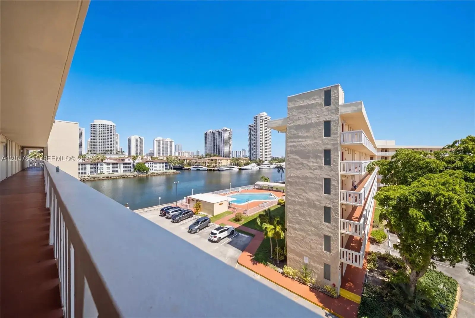 1 bedroom 1 bath Residential for sale at 2999 Point East Dr # C507, Aventura FL 33160