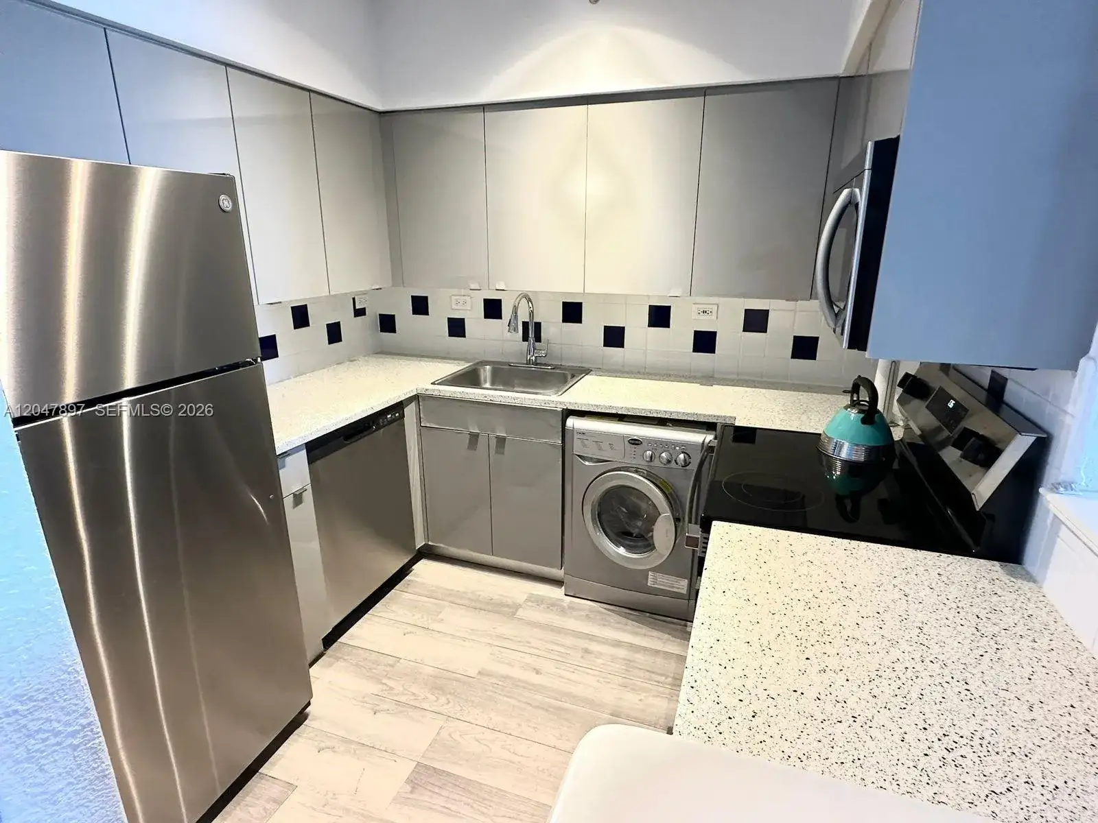 1 bedroom 1 bath Residential Lease for rent at 1500 Bay Rd # 1408S, Miami Beach FL 33139