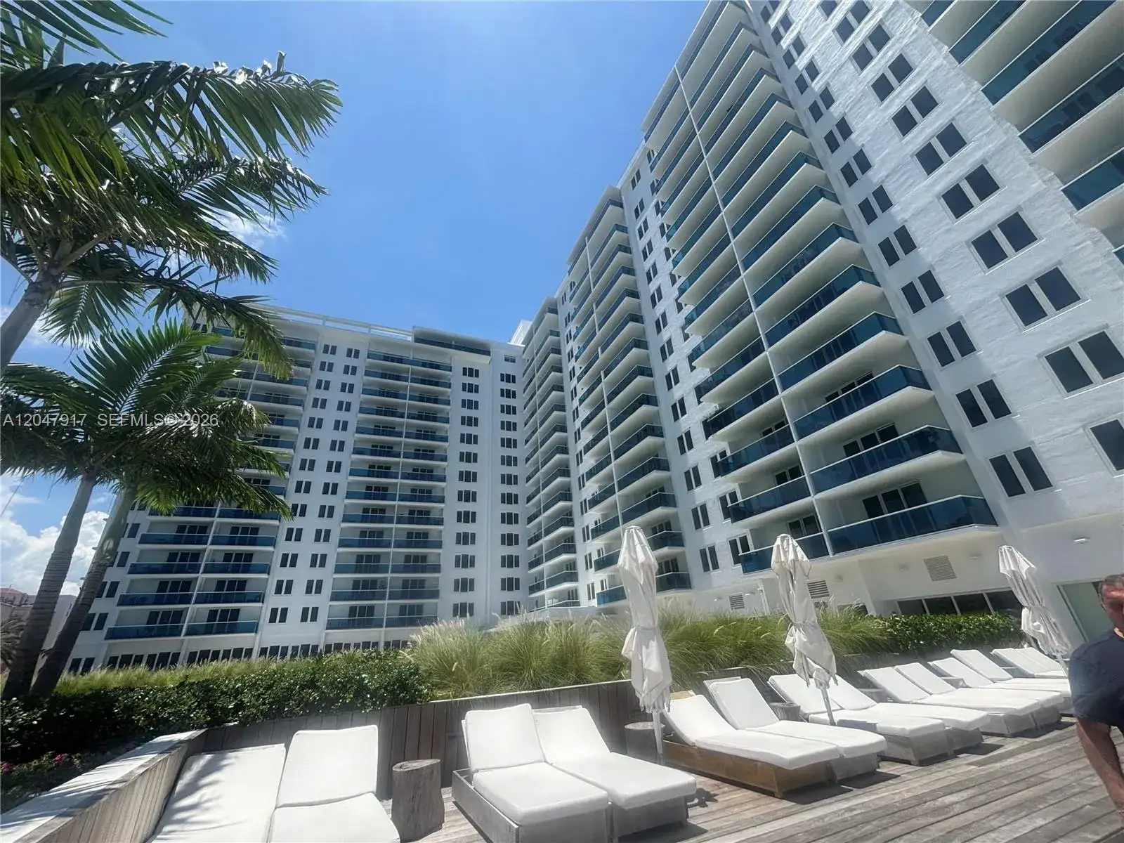 2 bedroom 1 bath Residential for sale at 2301 Collins Ave # 833, Miami Beach FL 33139