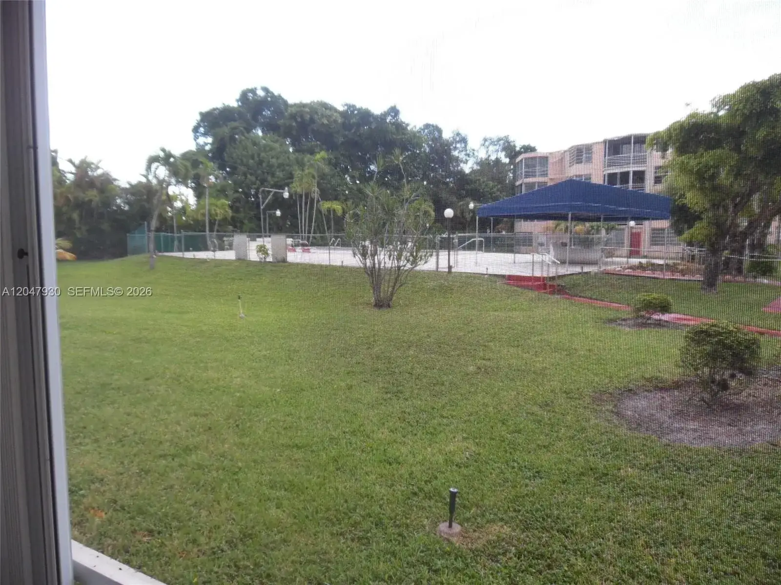 1 bedroom 1 bath Residential Lease for rent at 1501 NE 191st St # C107, Miami FL 33179
