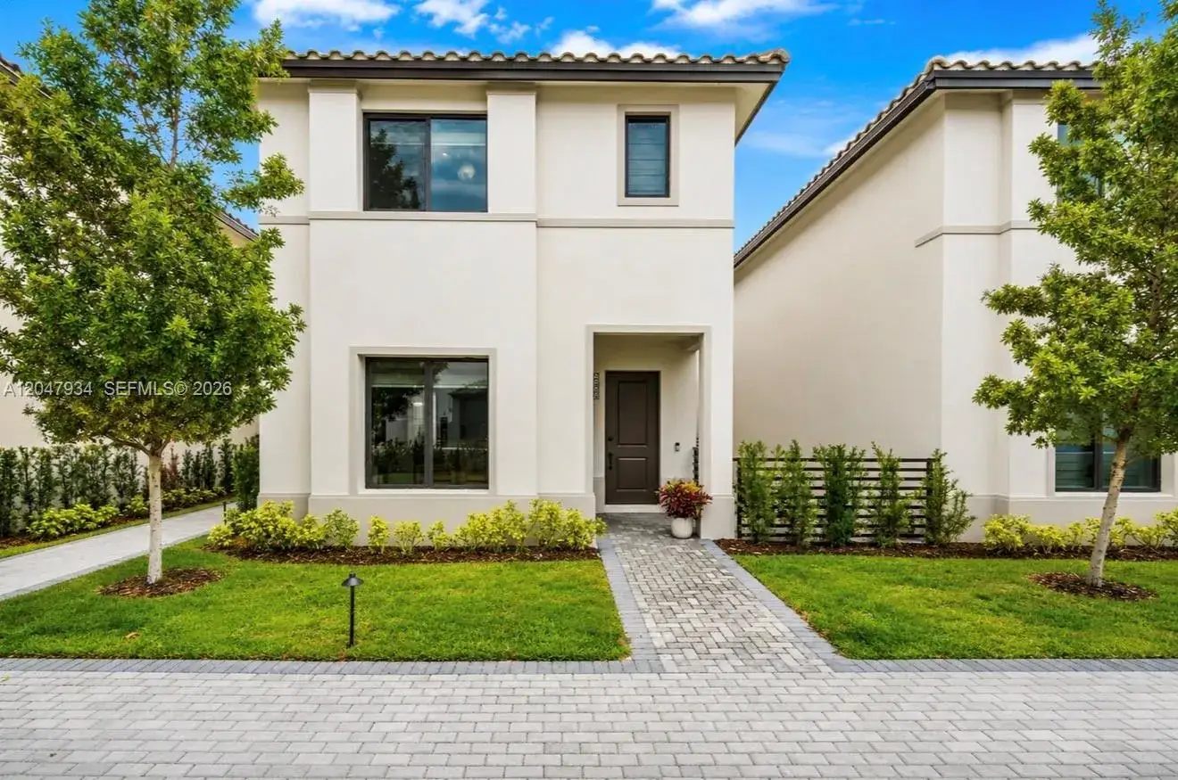 4 bedroom 3 bath Residential Lease for rent at 4388 NW 81st Ave # 4388, Doral FL 33166