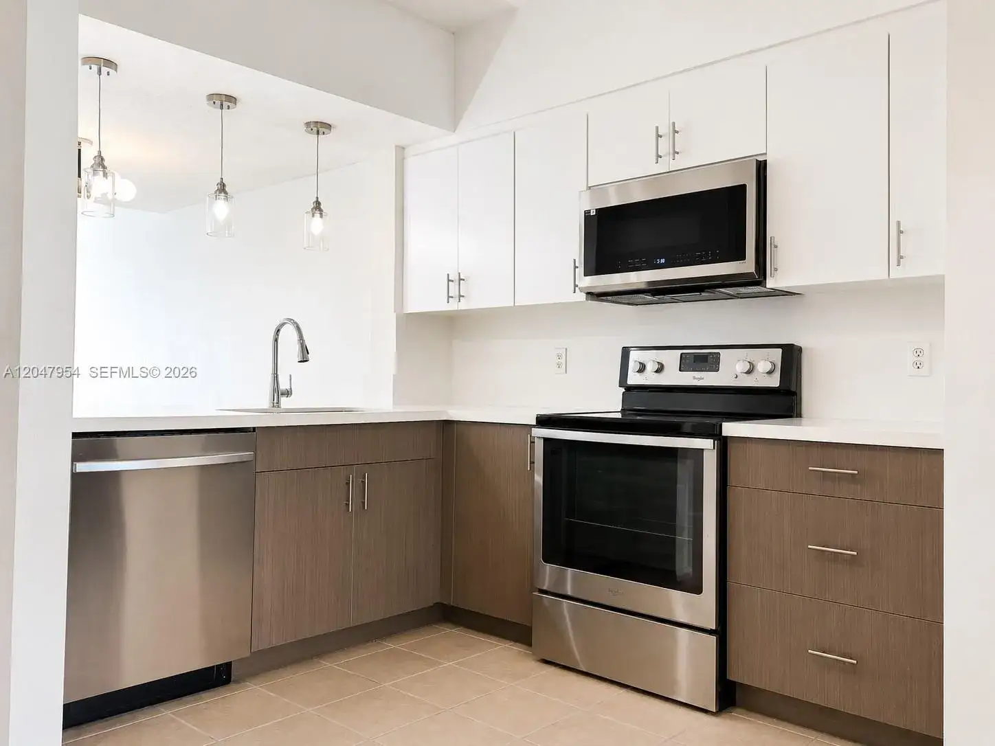 2 bedroom 1 bath Residential Lease for rent at 3 Whitehead Cir # 3, Weston FL 33326