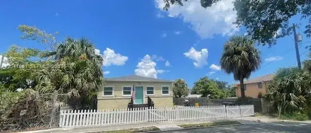 4 bedroom 3 bath Residential for sale at 719 9th St, West Palm Beach FL 33401