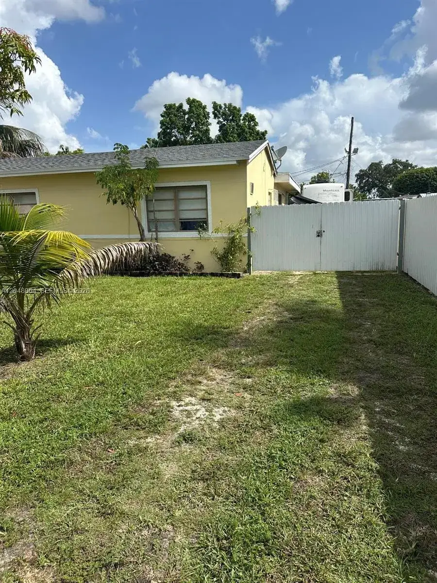 1 bedroom 1 bath Residential Lease for rent at 655 NW 152nd St # 655, Miami FL 33169
