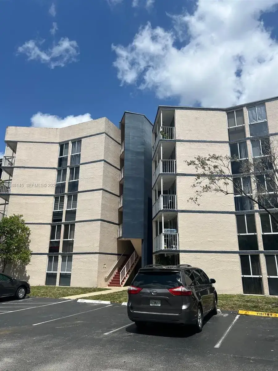 2 bedroom 2 bath Residential Lease for rent at 6955 NW 186th St # F505, Hialeah FL 33015