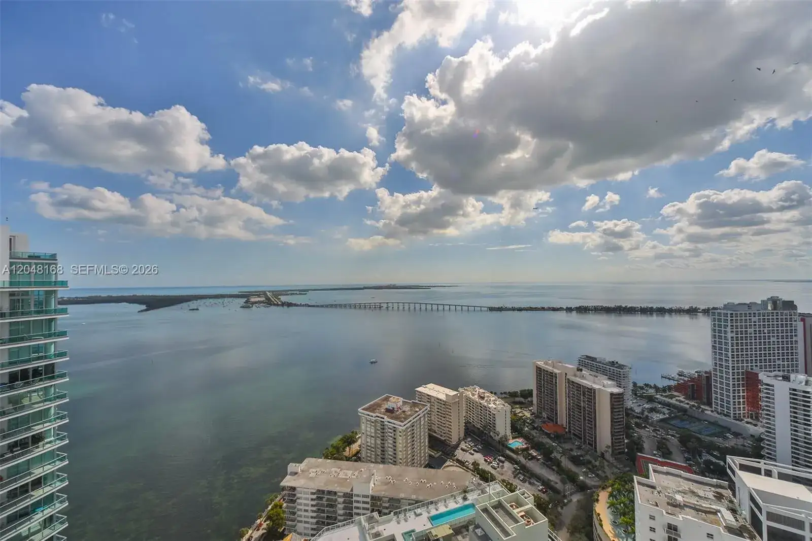 1 bedroom 1 bath Residential Lease for rent at 1300 Brickell Bay Dr # 1206, Miami FL 33131