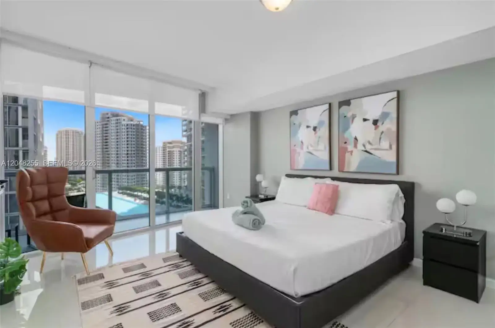 1 bedroom 1 bath Residential Lease for rent at 485 Brickell Ave # 1901, Miami FL 33131