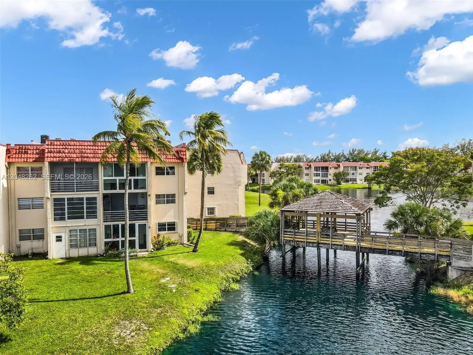 1 bedroom 1 bath Residential for sale at 2851 E Sunrise Lakes Dr # 106, Sunrise FL 33322