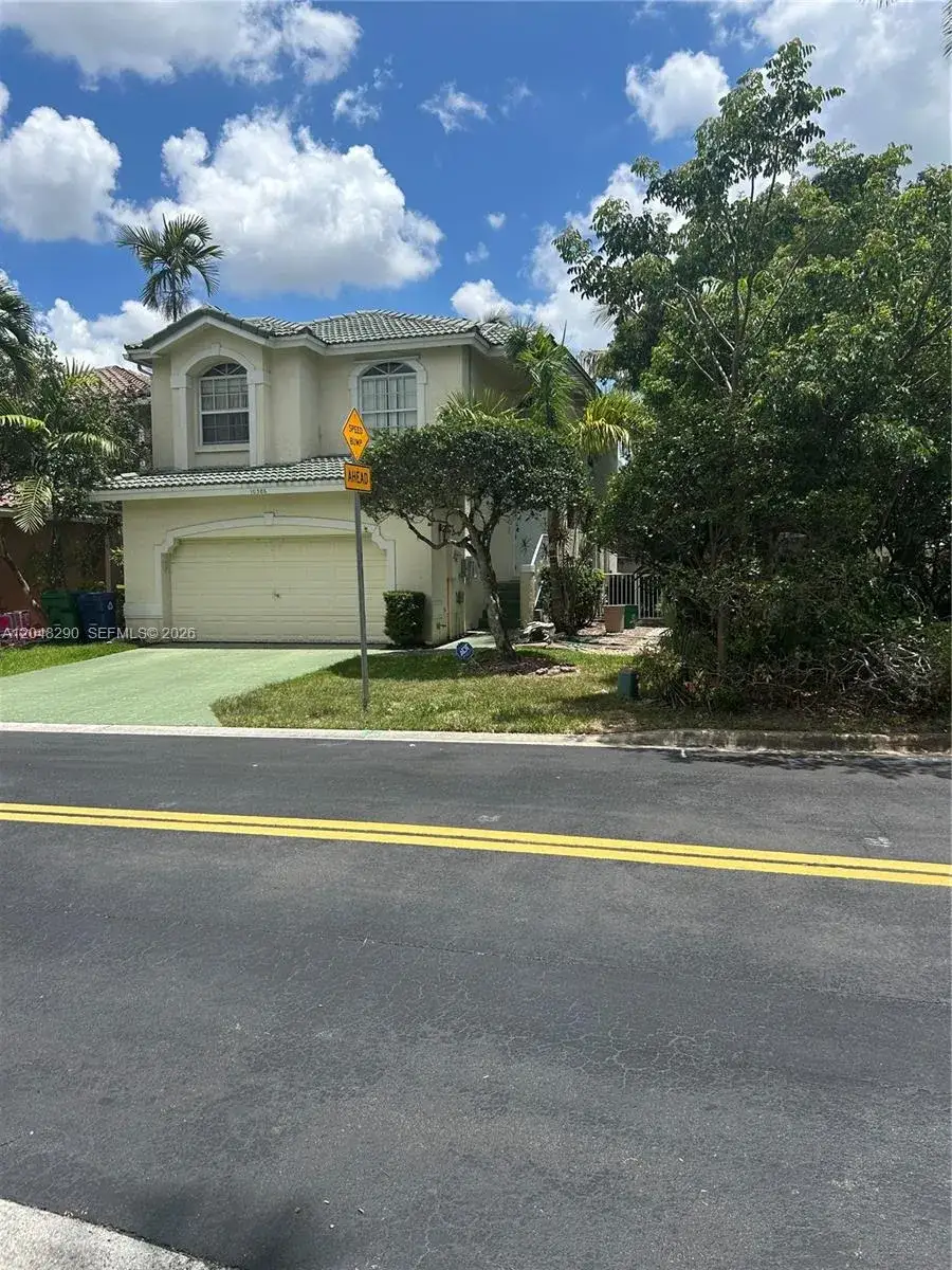 3 bedroom 2 bath Residential for sale at 10386 NW 7th St, Coral Springs FL 33071
