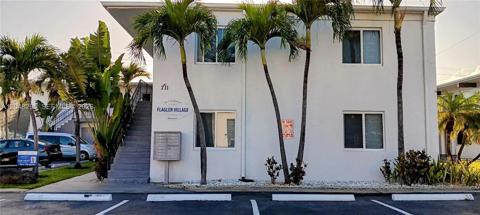 2 bedroom 1 bath Residential Lease for rent at 711 NE 2nd Ave # 102, Fort Lauderdale FL 33304