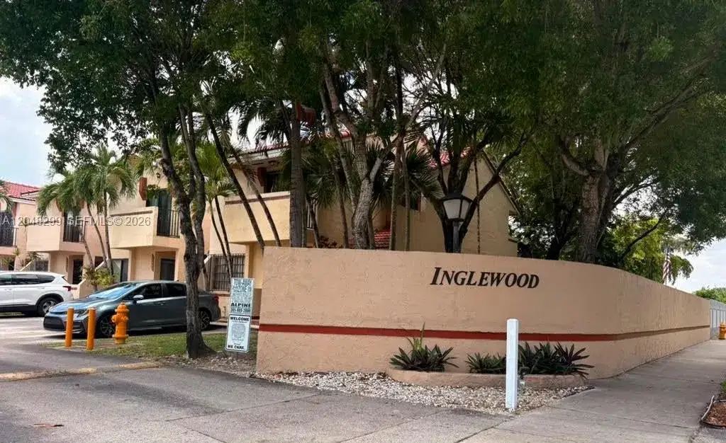 3 bedroom 2 bath Residential Lease for rent at 17908 NW 68th Ave # 5, Hialeah FL 33015