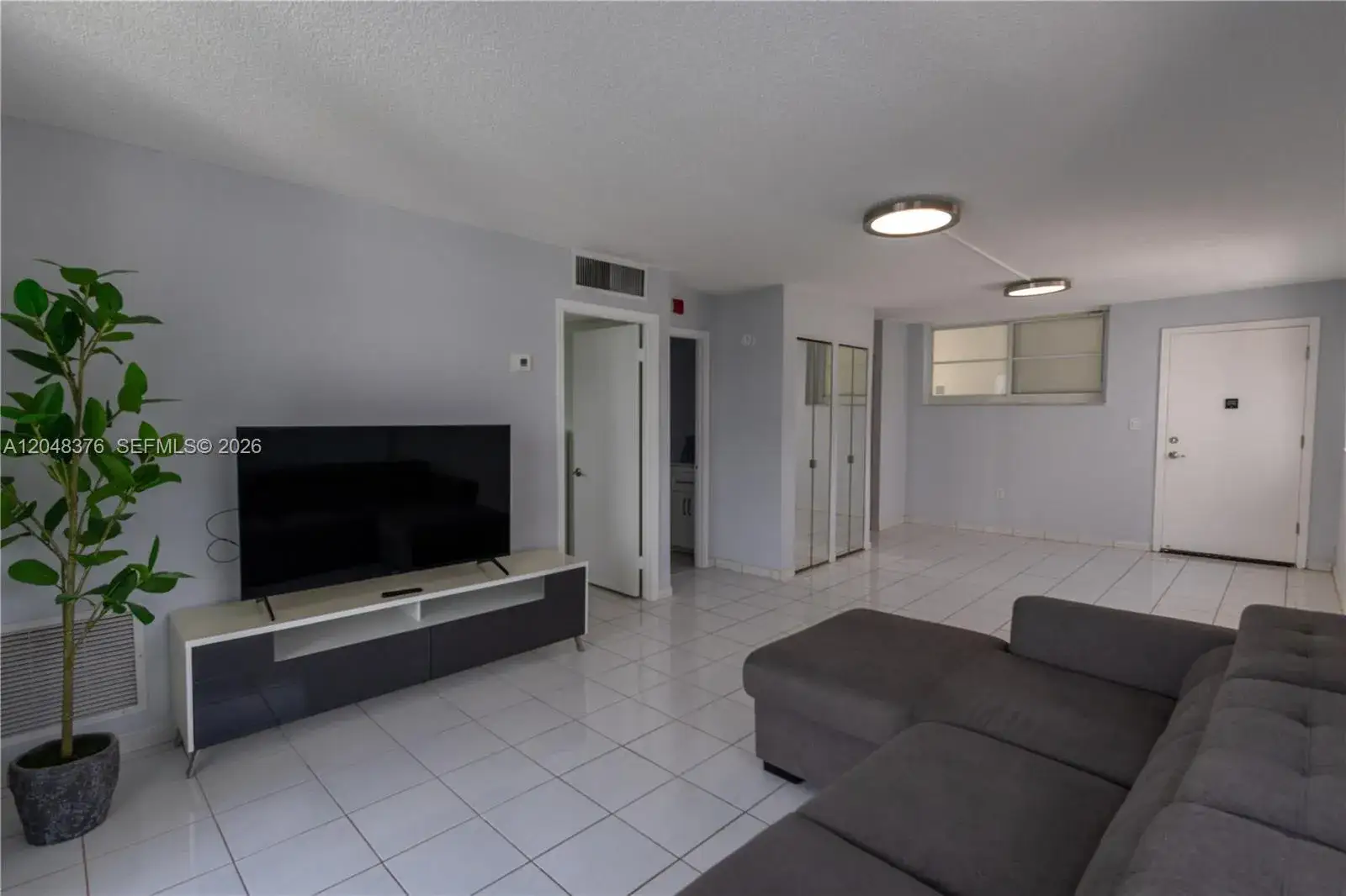 1 bedroom 1 bath Residential Lease for rent at 1750 James Ave # 7L, Miami Beach FL 33139