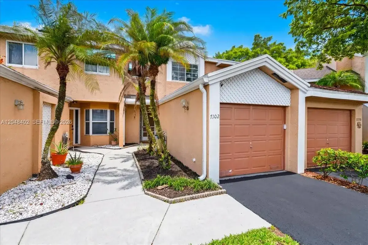 2 bedroom 2 bath Residential for sale at 7102 Woodmont Way, Tamarac FL 33321