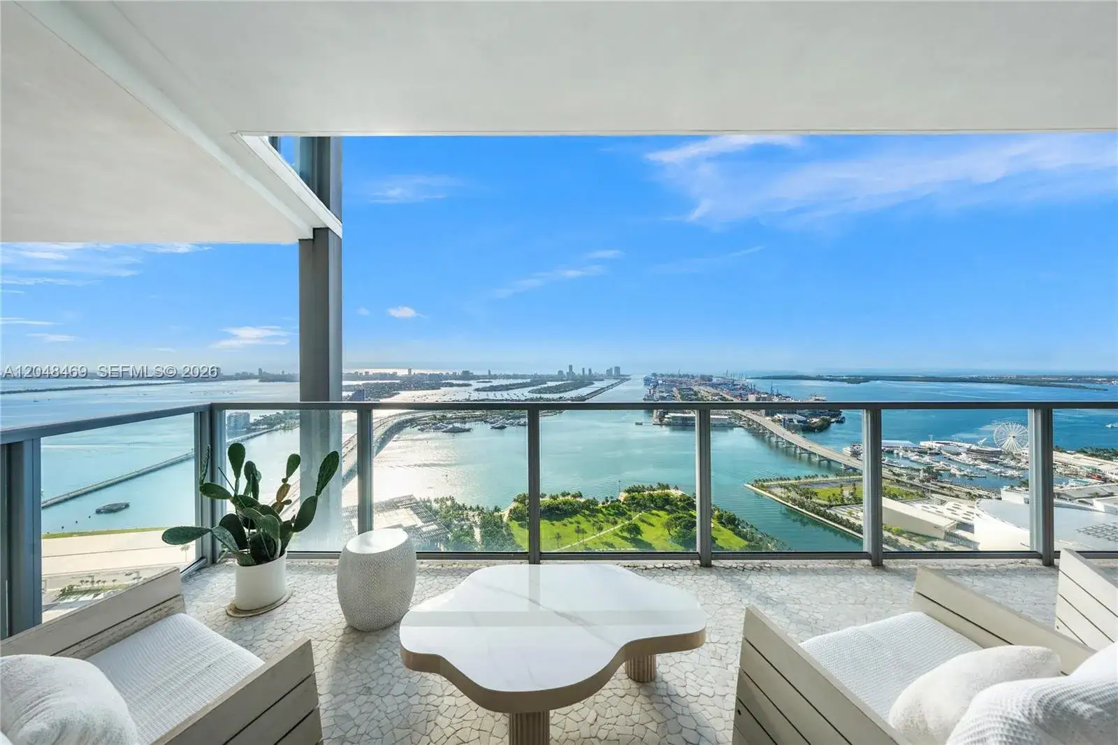 2 bedroom 2 bath Residential Lease for rent at 1100 Biscayne Blvd # 5004, Miami FL 33132