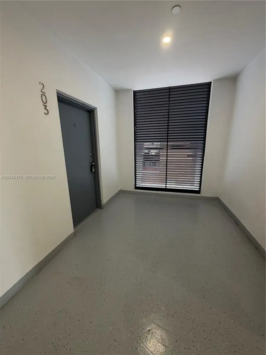 2 bedroom 2 bath Residential Lease for rent at 879 E 24th St # 203, Hialeah FL 33013
