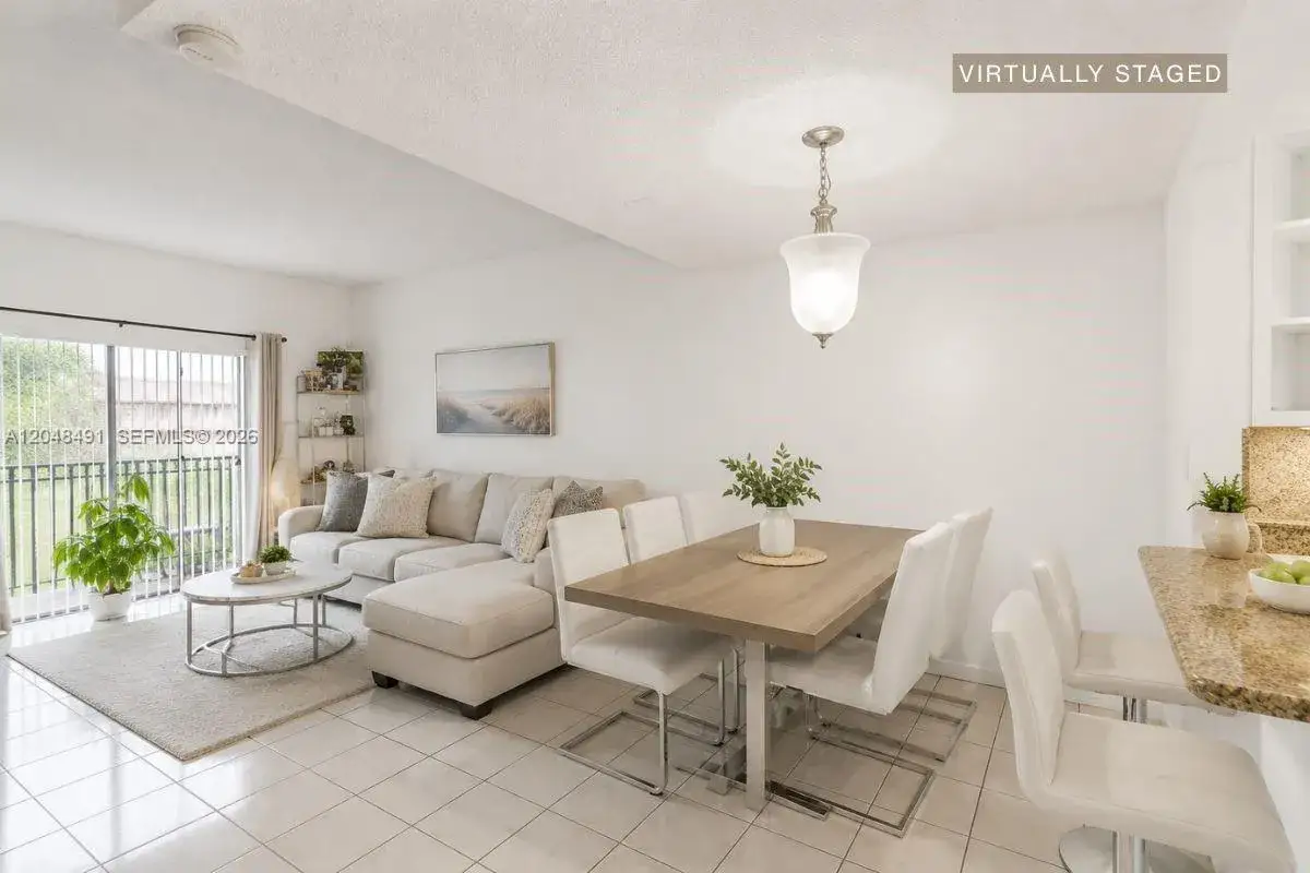 2 bedroom 2 bath Residential for sale at 10014 Hammocks Blvd # 4, Miami FL 33196