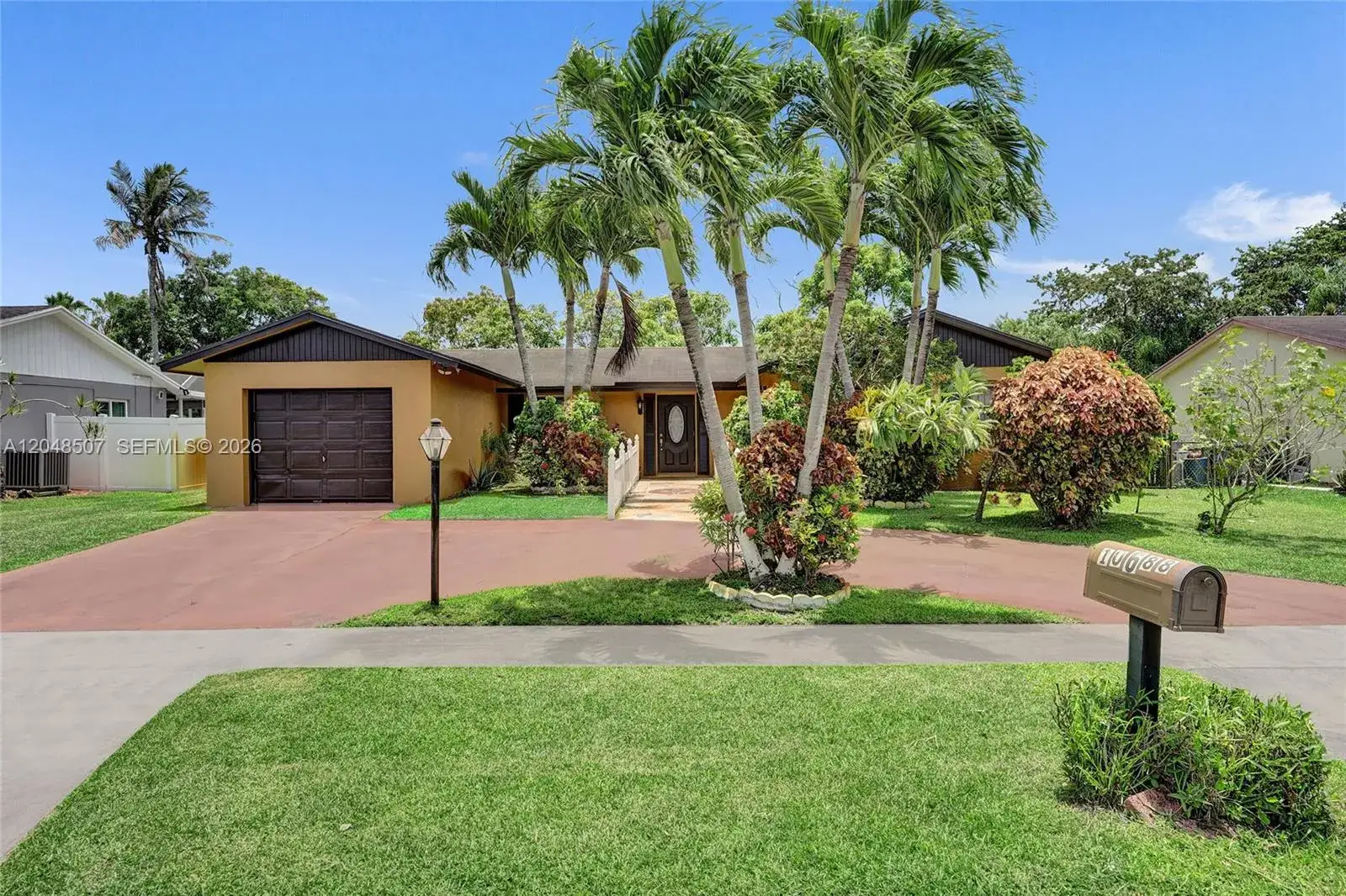 3 bedroom 2 bath Residential for sale at 10688 Sleepy Brook Way, Boca Raton FL 33428
