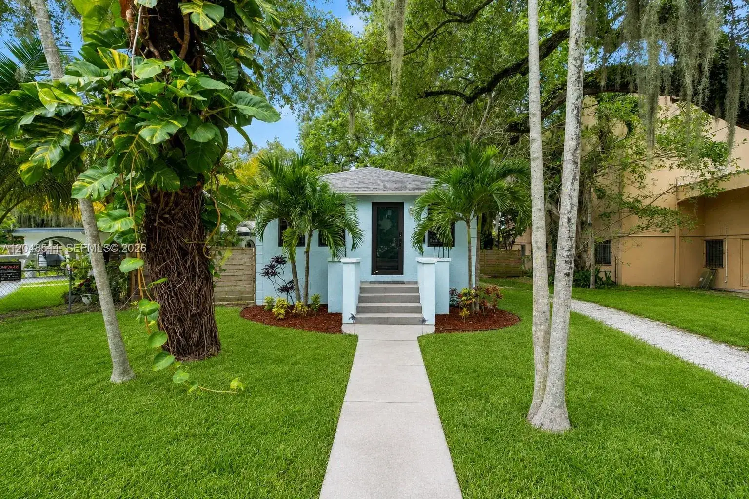 2 bedroom 1 bath Residential for sale at 930 NE 132nd St, North Miami FL 33161