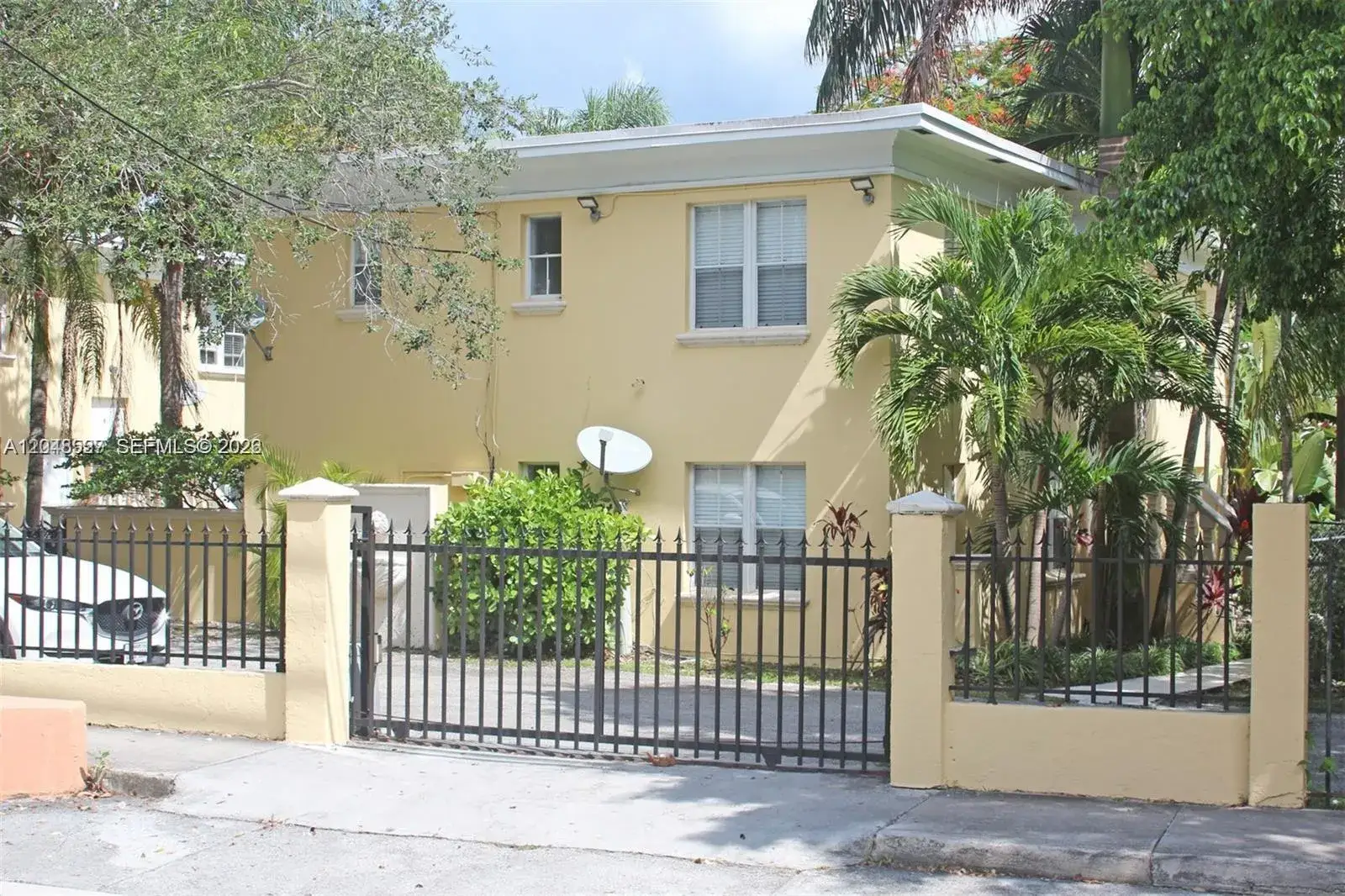 2 bedroom 1 bath Residential Lease for rent at 3395 Franklin Ave # D, Miami FL 33133