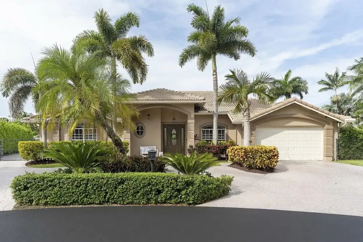 8298 SW 173rd Ter, Palmetto Bay FL 33157