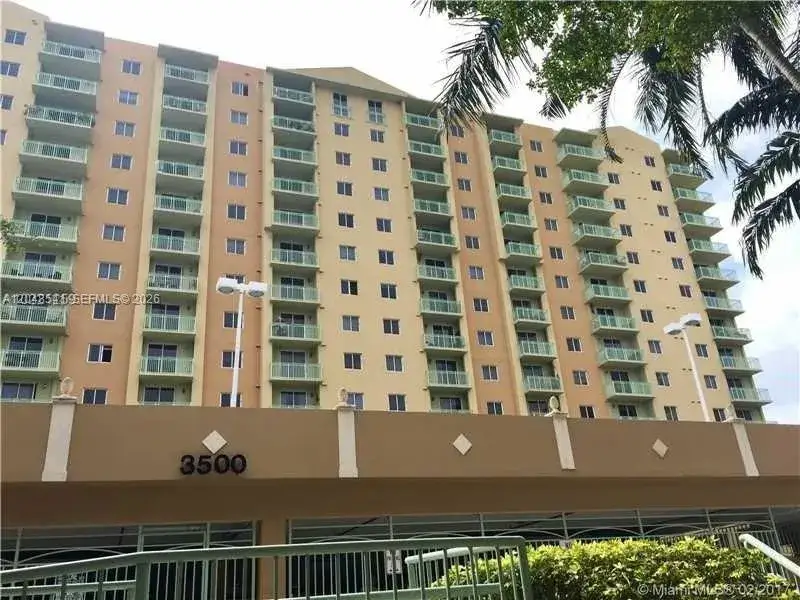 1 bedroom 1 bath Residential Lease for rent at 3500 Coral Way # 406, Miami FL 33145