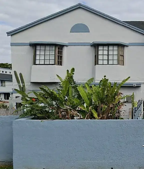 3 bedroom 2 bath Residential Lease for rent at 12065 SW 18th St # 49, Miami FL 33175