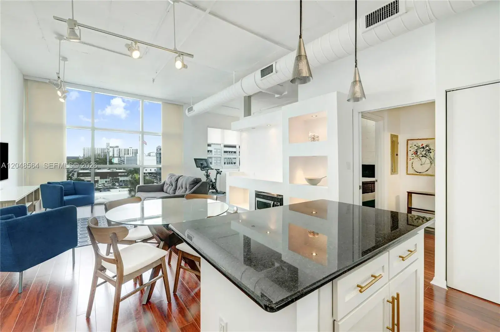 1 bedroom 1 bath Residential Lease for rent at 2001 Biscayne Blvd # 2514, Miami FL 33137