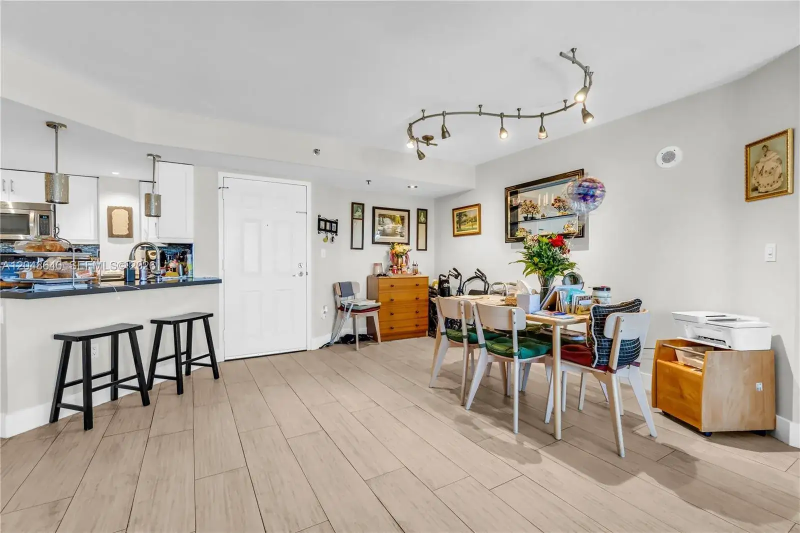 2 bedroom 2 bath Residential for sale at 2351 Douglas Rd # 1101, Miami FL 33145