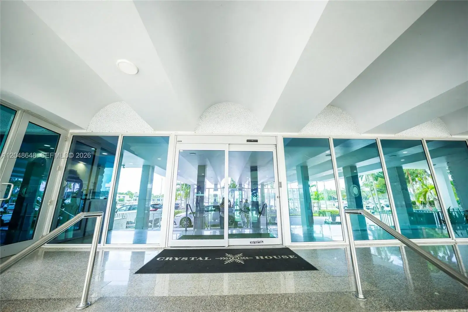 1 bedroom 2 bath Residential for sale at 5055 Collins Ave # 14H, Miami Beach FL 33140