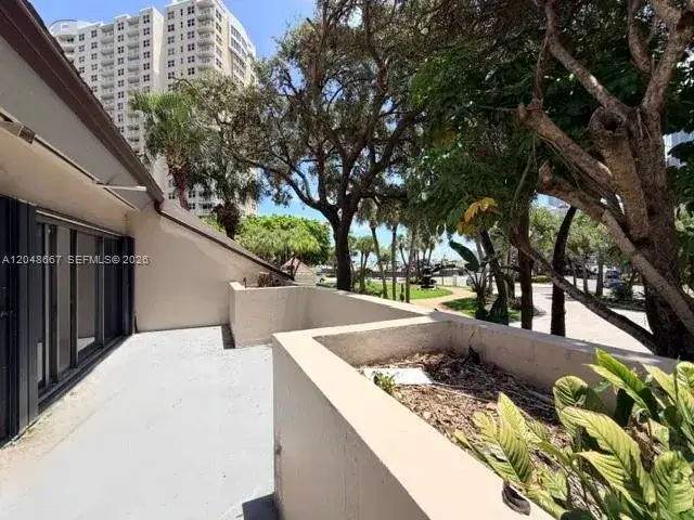 Commercial Sale for sale at 520 Brickell Key Dr # O208, Miami FL 33131