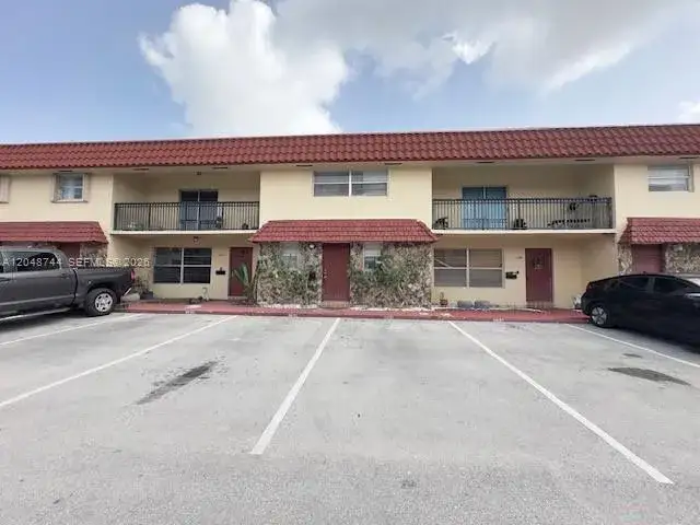 2 bedroom 1 bath Residential Lease for rent at 6631 SW 41st Pl # 43, Davie FL 33314