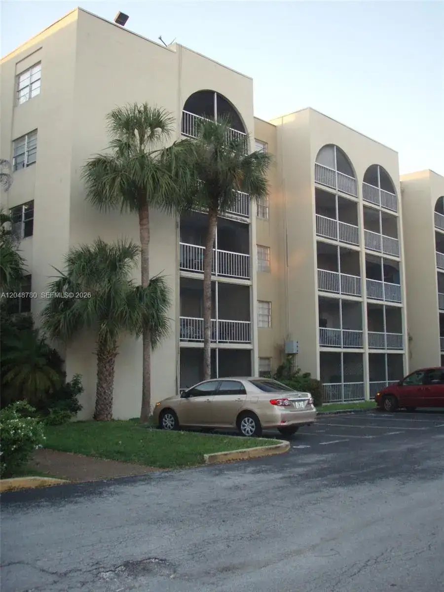 1 bedroom 1 bath Residential Lease for rent at 6980 NW 186th St # 522, Hialeah FL 33015