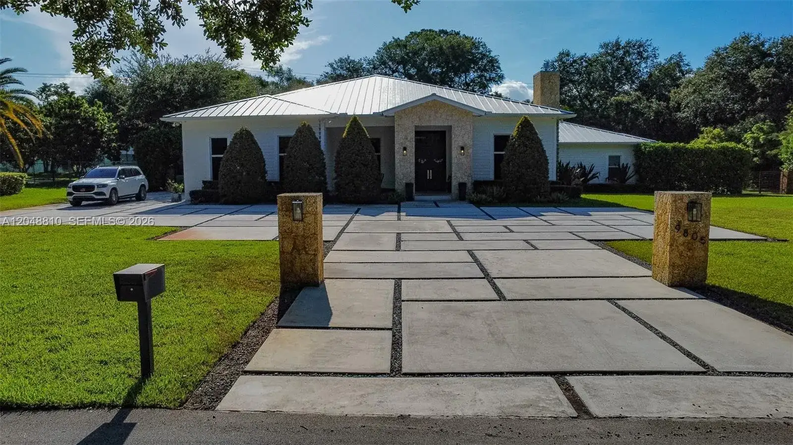 5 bedroom 4 bath Residential for sale at 9805 sw 90th ave, Kendall FL 33176