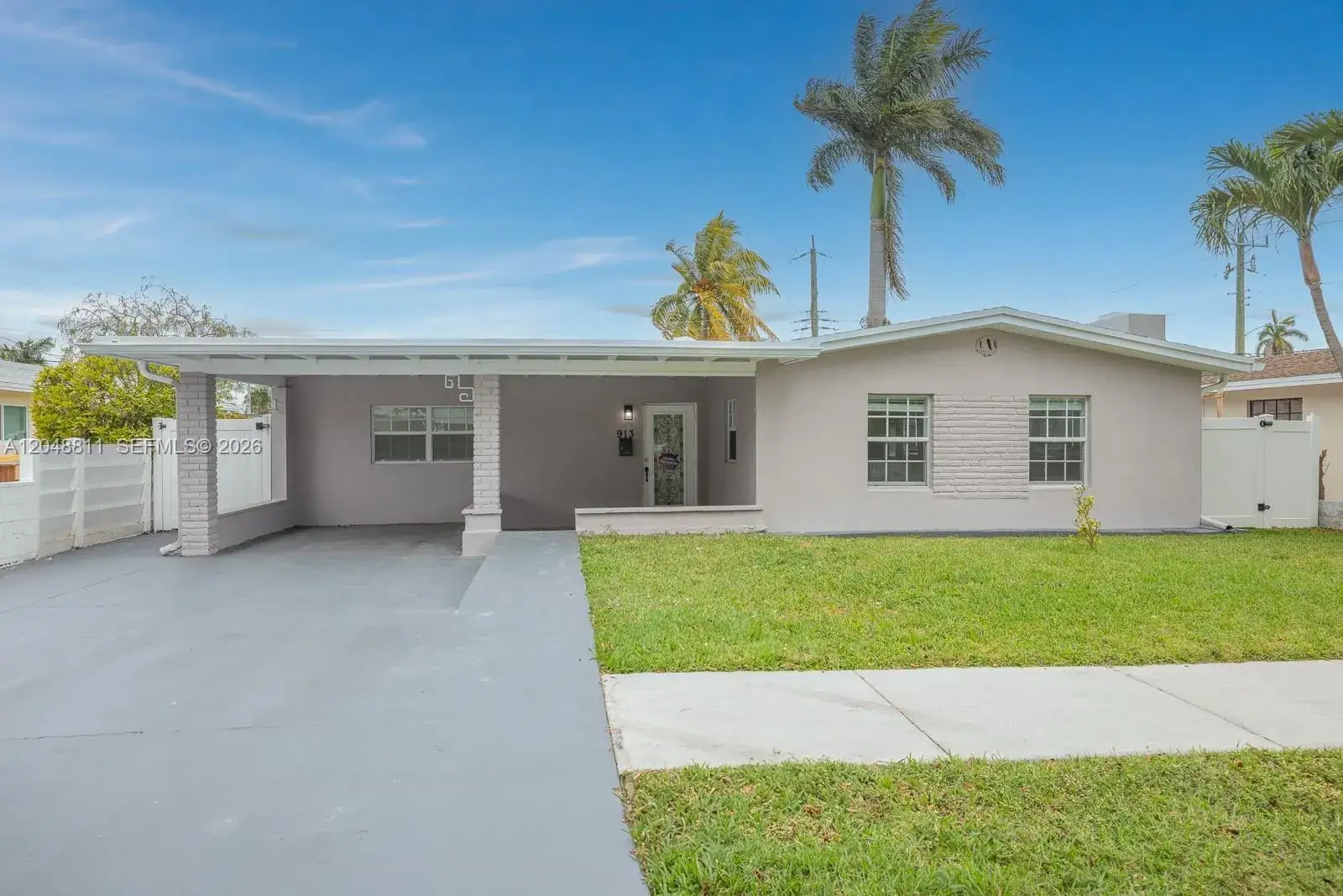 3 bedroom 2 bath Residential Lease for rent at 913 NE 2nd St, Hallandale Beach FL 33009