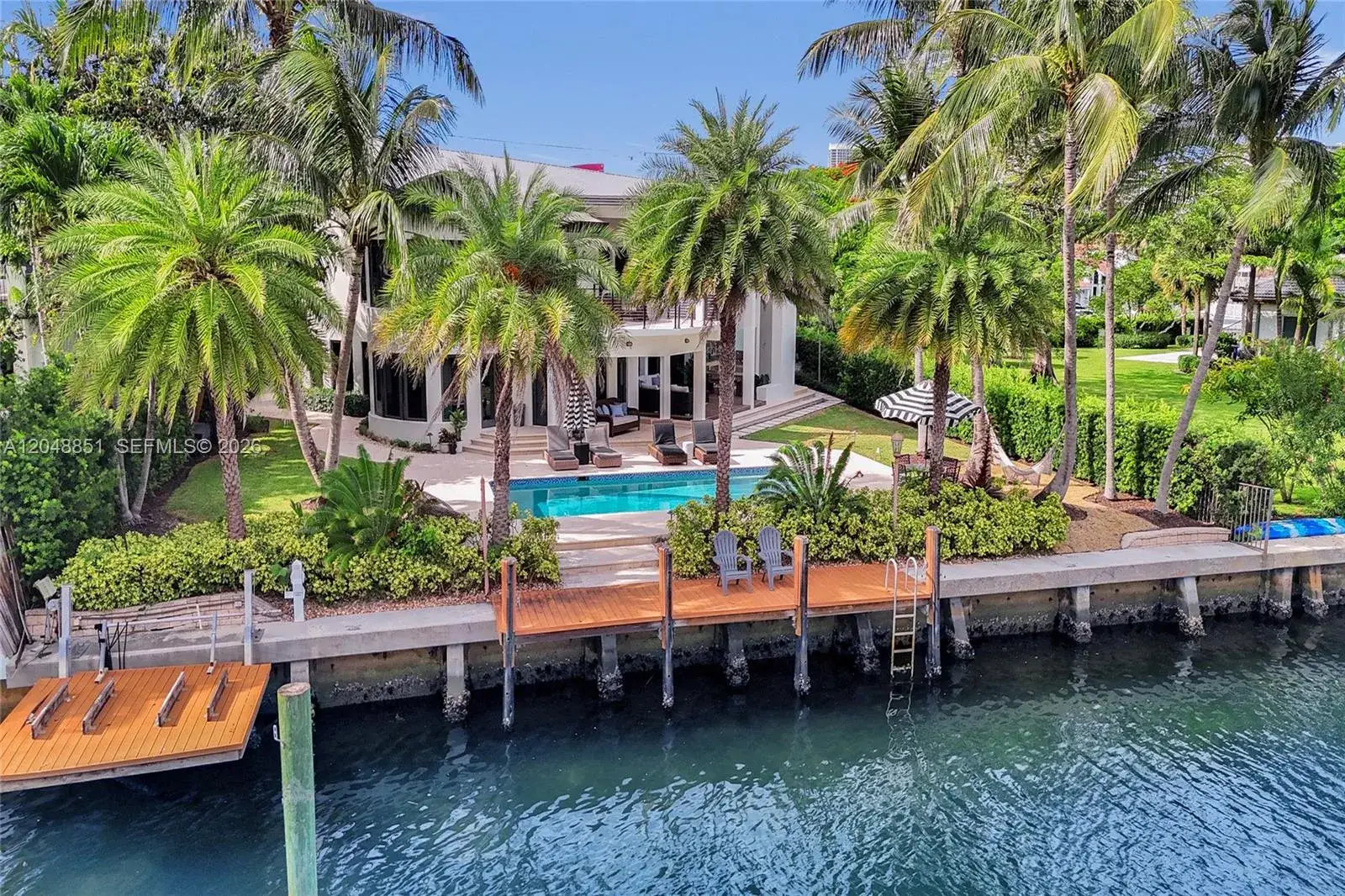 6 bedroom 7 bath Residential for sale at 113 Holiday Dr, Hallandale Beach FL 33009