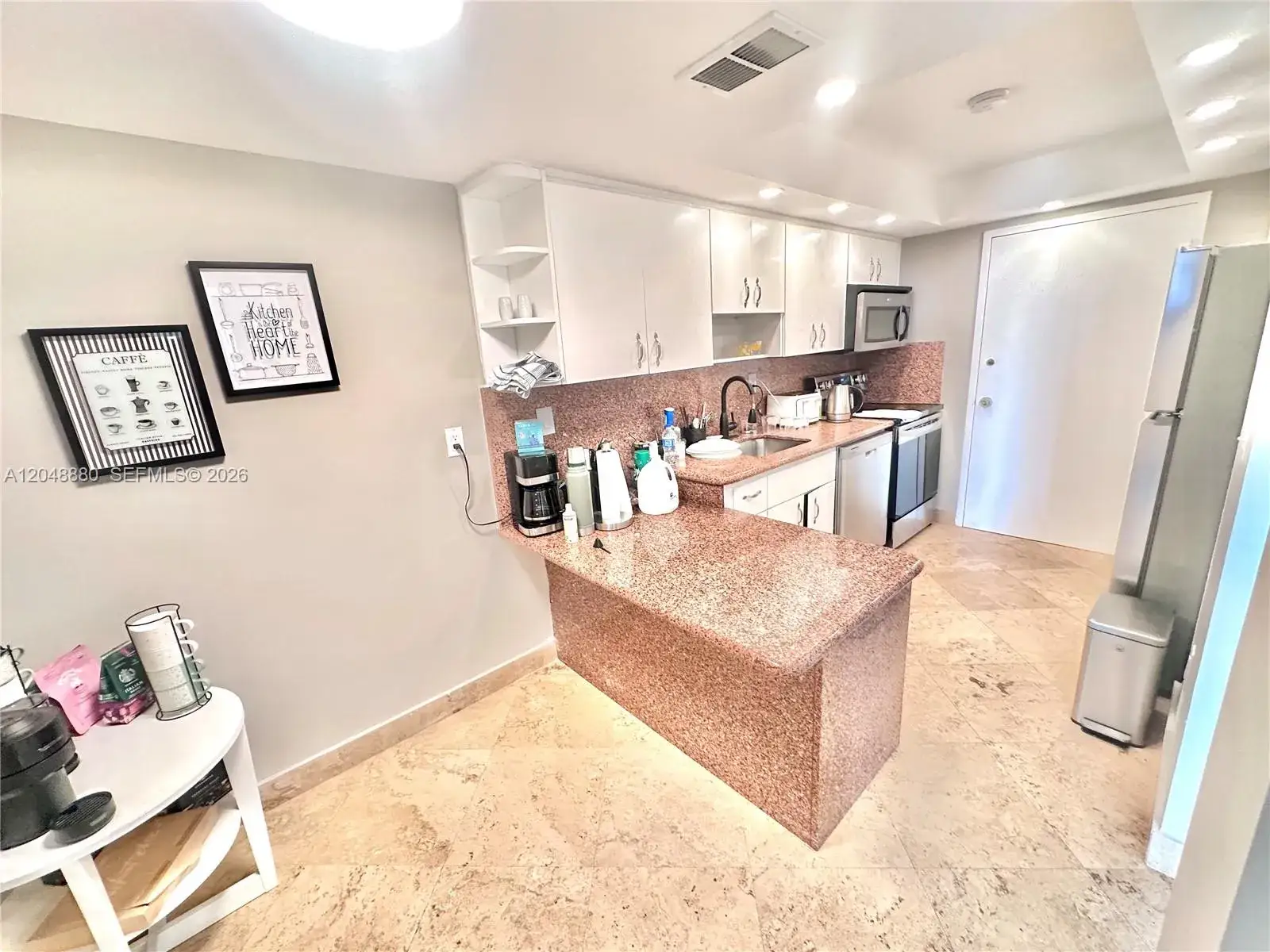 2 bedroom 2 bath Residential Lease for rent at 18021 Biscayne Blvd # 702, Aventura FL 33160
