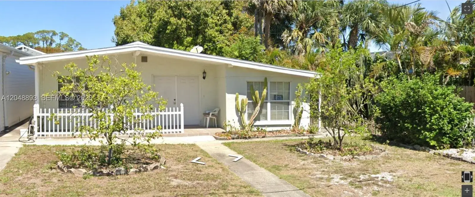 111 POINSETTIA CIR NE, Port Charlotte FL 33952