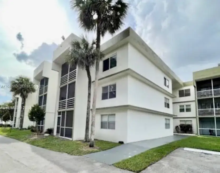2 bedroom 2 bath Residential Lease for rent at 4255 N University Dr # 304, Sunrise FL 33351